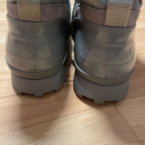 Gray Coach snow boots. - Picture 4 of 6